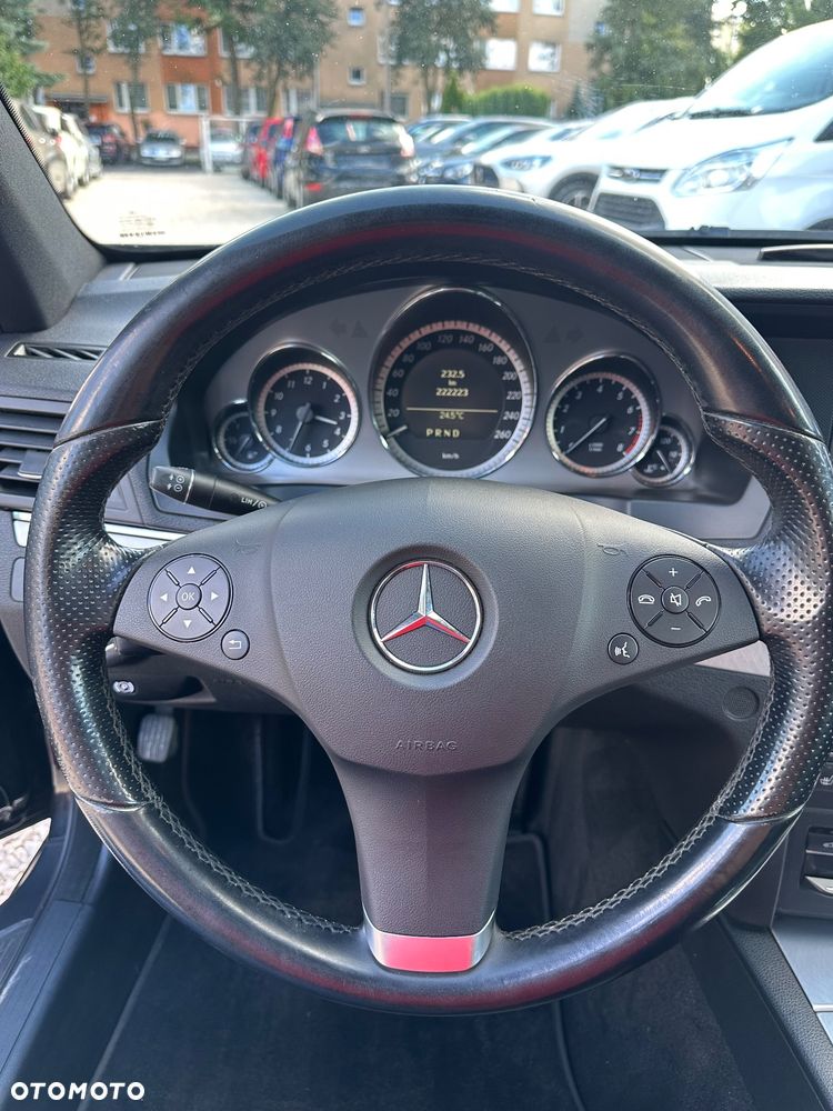 Mercedes-Benz Klasa E 250 CGI BlueEffICIENCY - 24