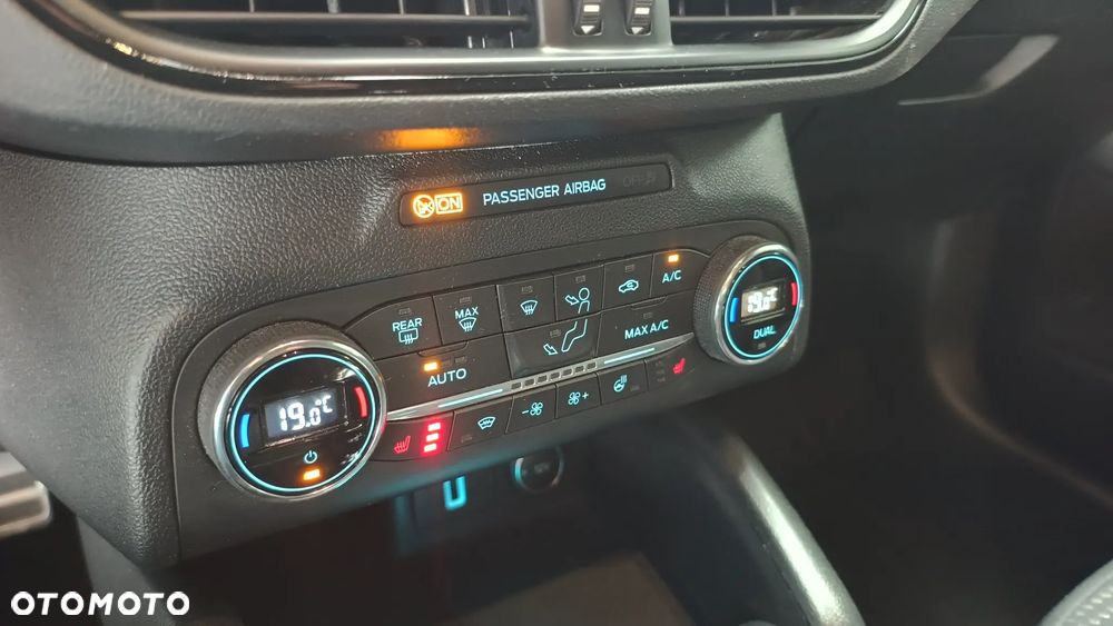 Ford Focus 1.5 EcoBoost ST-Line - 33