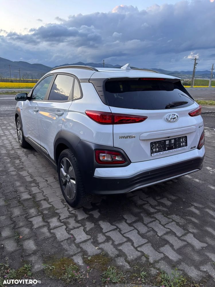 Hyundai KONA Premium - 4