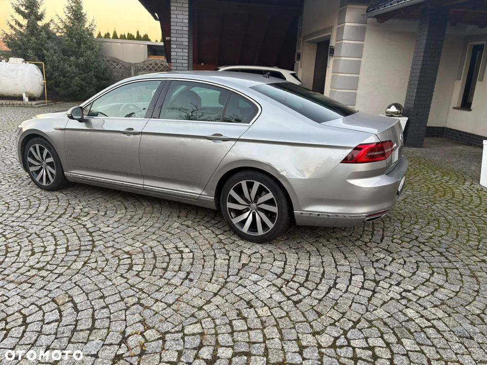 Volkswagen Passat 2.0 TDI Bi-Turbo BMT 4Mot Highline DSG - 3