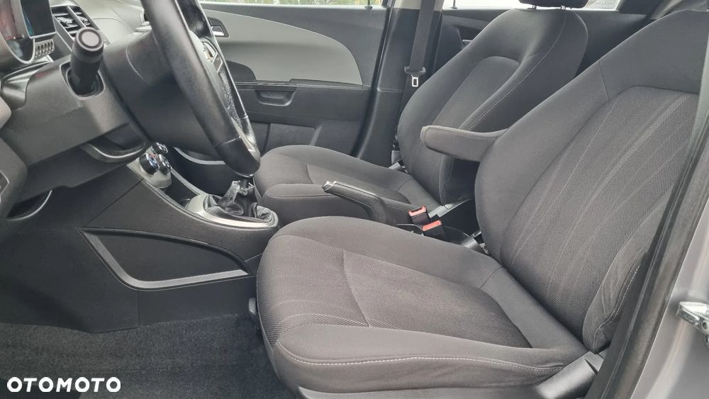 Chevrolet Aveo 1.6 LTZ - 12