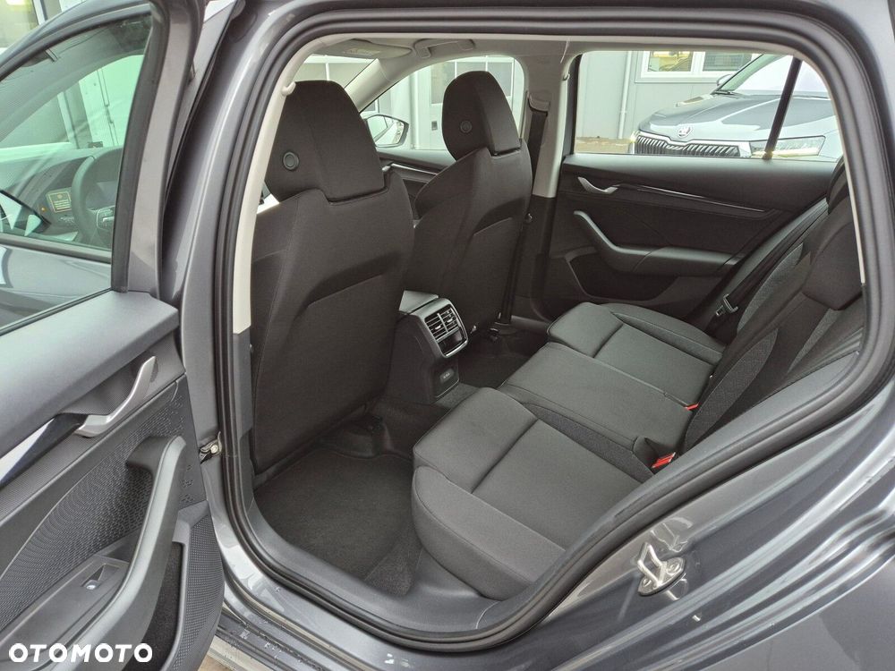 Skoda Octavia 2.0 TDI Drive Essence DSG - 11