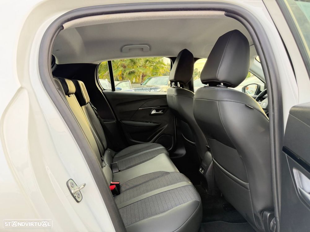 Peugeot 208 1.2 PureTech Allure Pack - 38