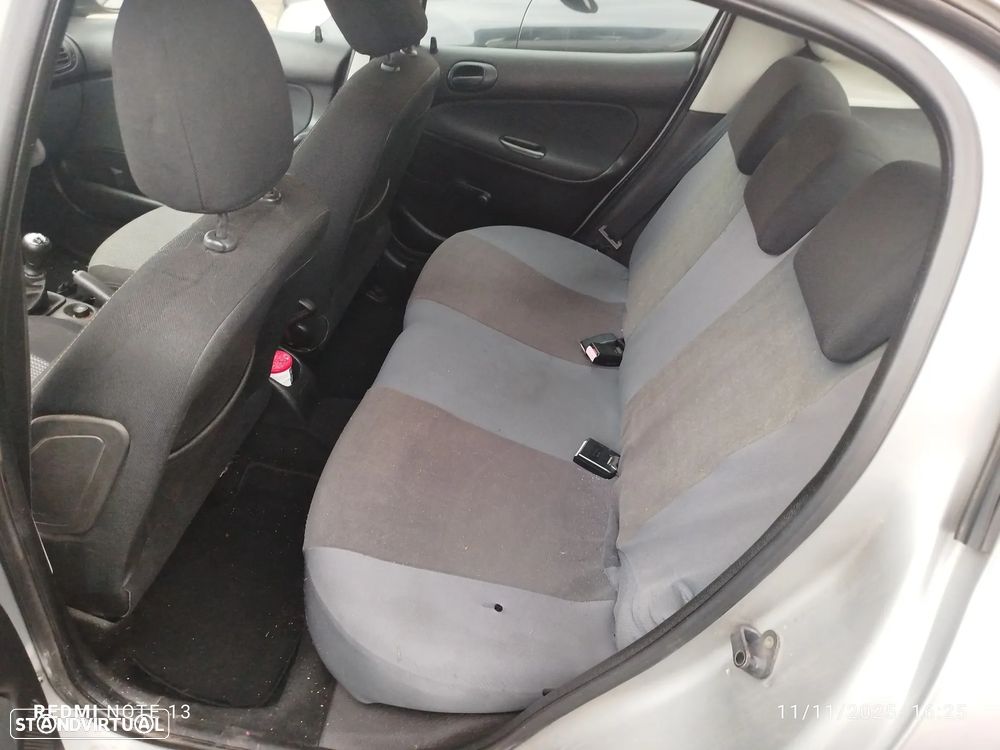 Peugeot 206 1.1 Color Line - 9