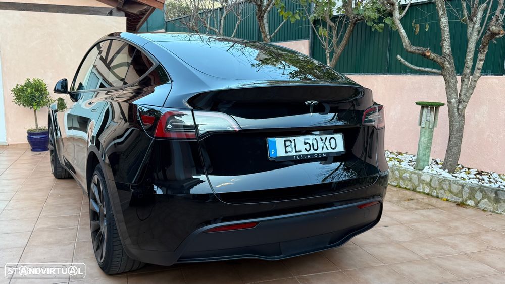 Tesla Model Y Long-Range RWD - 4