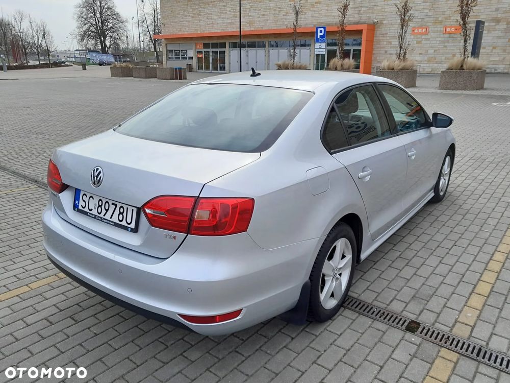 Volkswagen Jetta 1.6 TDI Comfortline - 3
