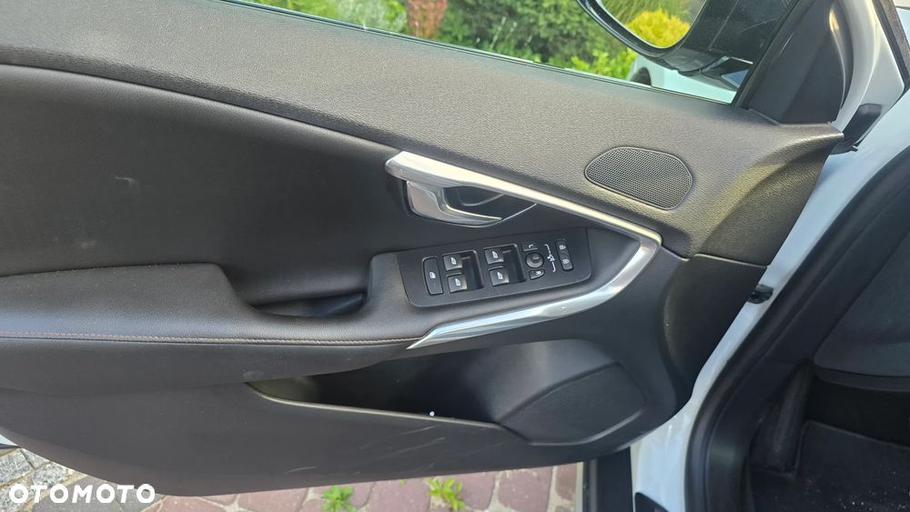 Volvo V40 Cross Country T3 Drive-E Summum - 26