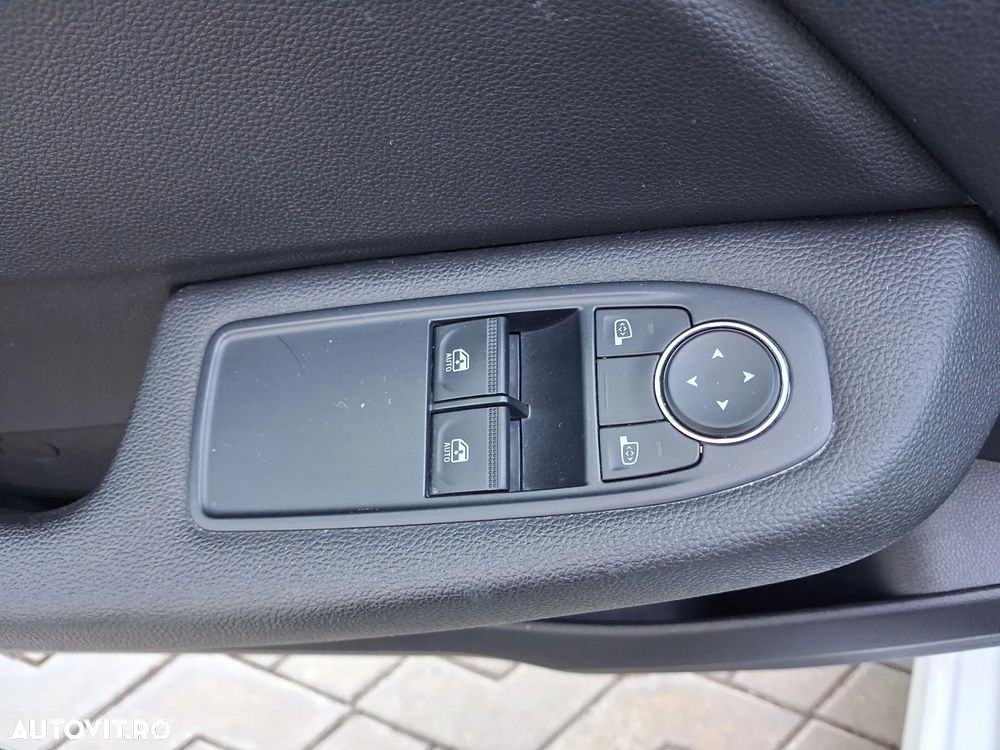 Renault Clio V E-Tech 145 Techno - 11