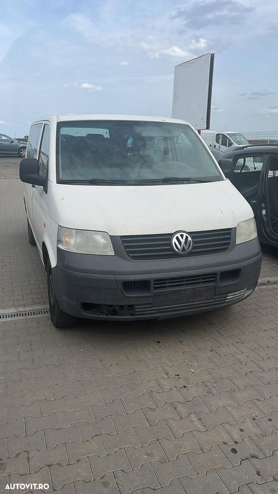 Dezmembram Volkswagen Transporter T5 1.9TDI din 2007 - 1