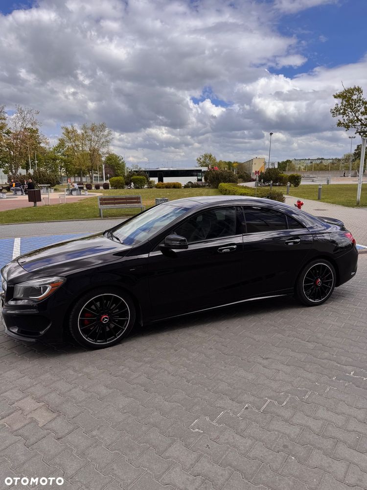 Mercedes-Benz CLA 250 4Matic 7G-DCT AMG Line - 3