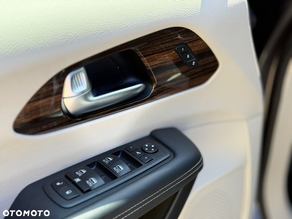 Chrysler Pacifica - 14