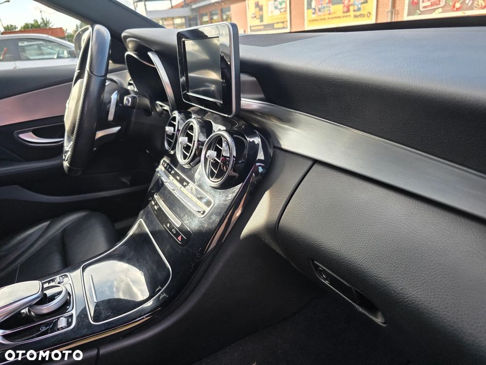 Mercedes-Benz Klasa C 200 7G-TRONIC AMG Line - 16