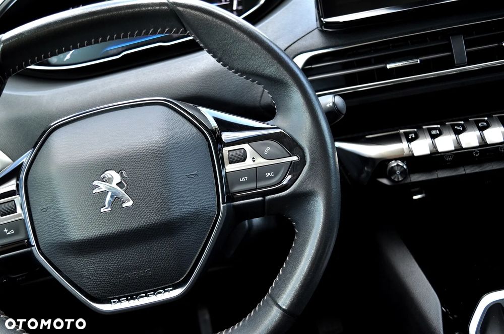 Peugeot 3008 1.2 PureTech Allure S&S - 32