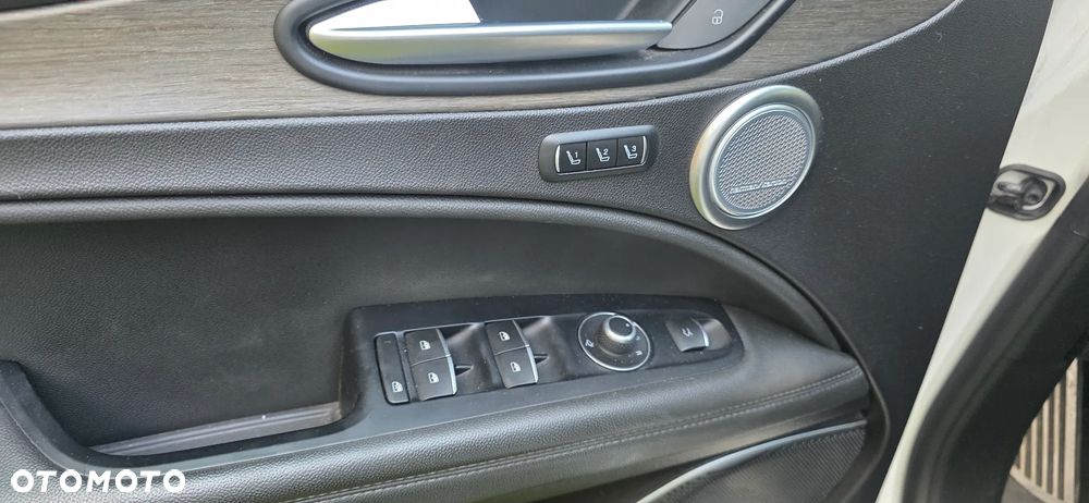 Alfa Romeo Stelvio 2.0 Turbo 16V AT8-Q4 Super - 9