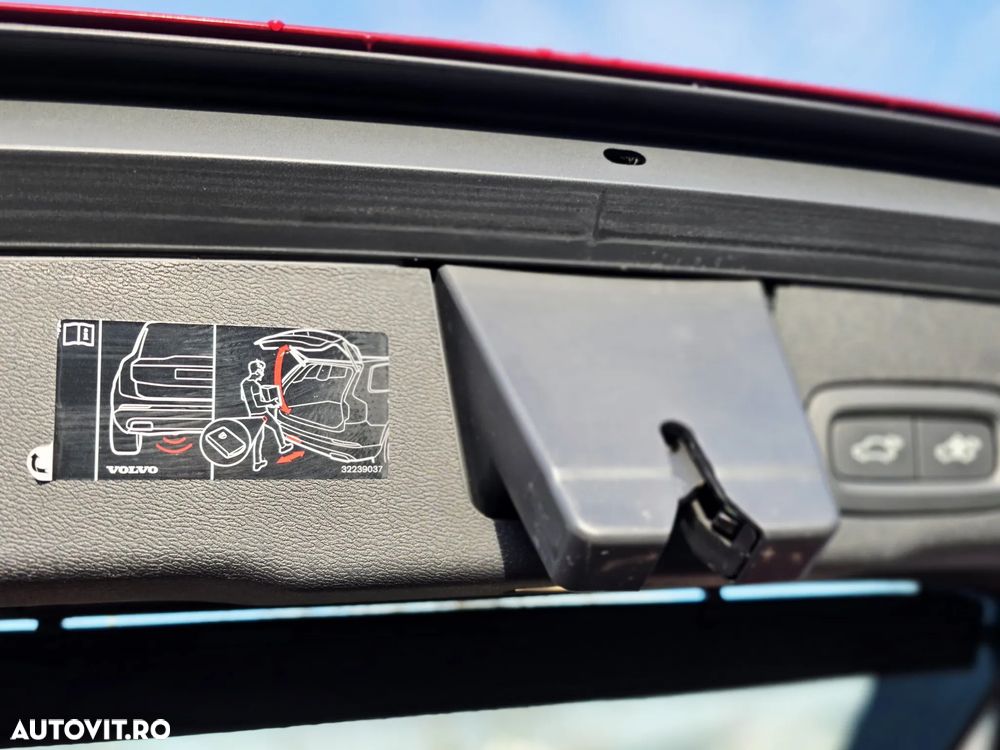 Volvo XC 60 T6 AWD Recharge Geartronic Inscription - 27