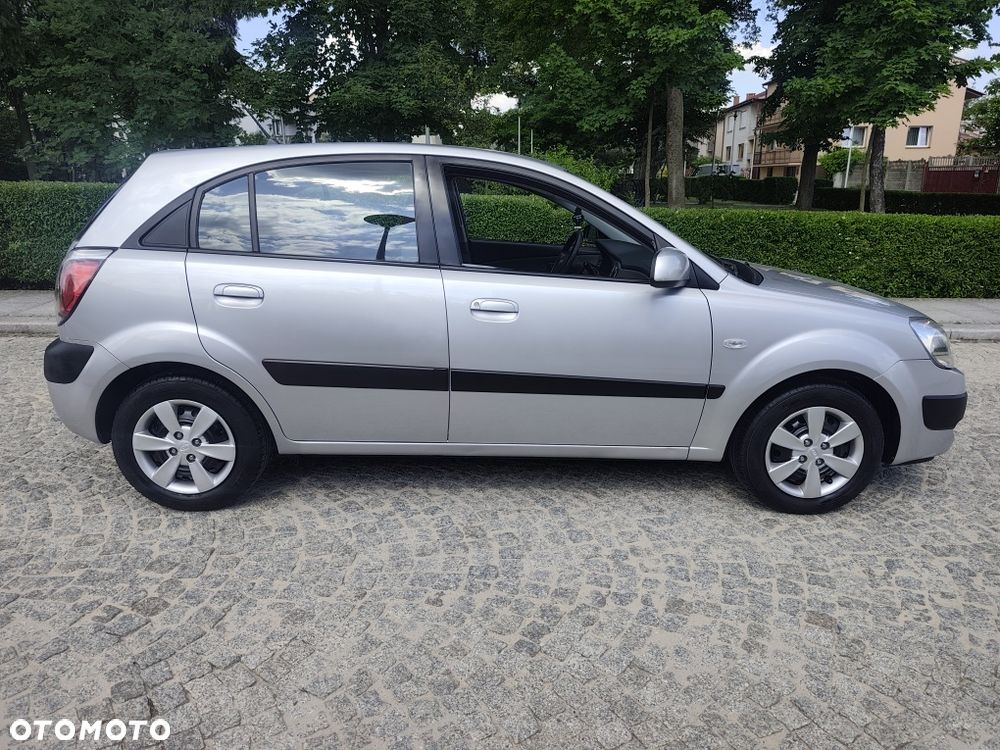 Kia Rio - 2