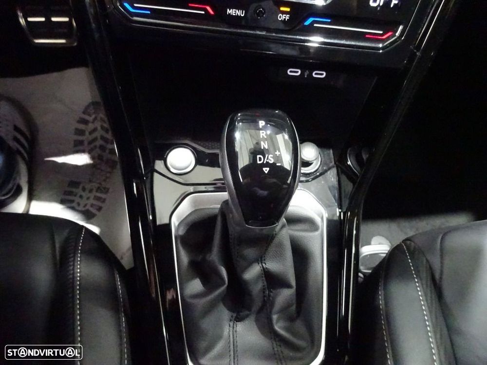 VW T-Roc 1.5 TSI R-Line DSG - 32