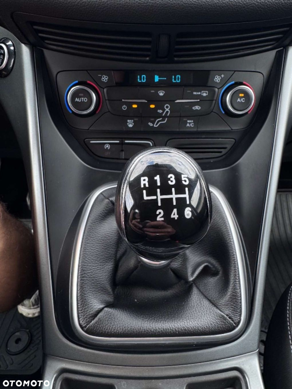 Ford Kuga 1.5 EcoBoost 2x4 Cool & Connect - 25