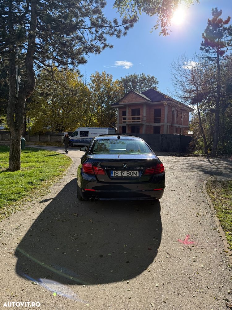 BMW Seria 5 528i xDrive AT - 5