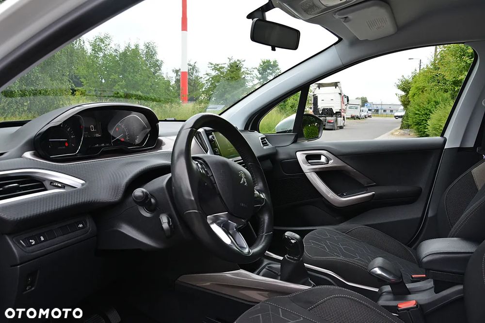 Peugeot 2008 120 VTI Allure - 16