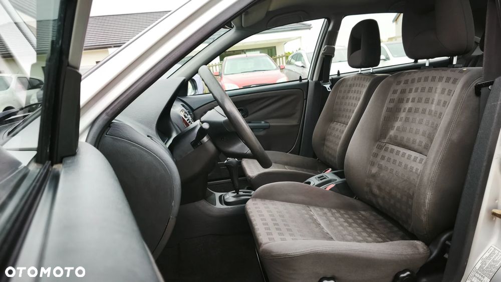 Mitsubishi Carisma - 16