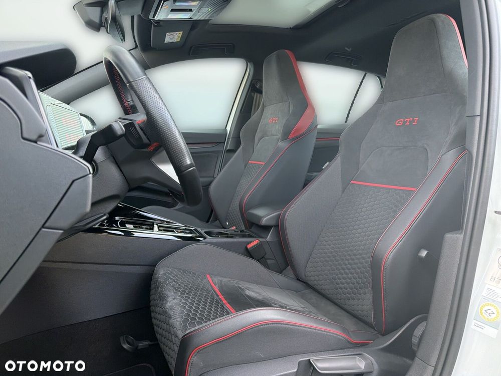 Volkswagen Golf - 11