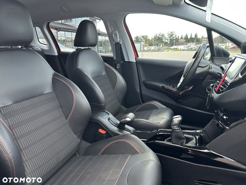 Peugeot 2008 PureTech 110 Stop&Start GT-Line Edition - 18