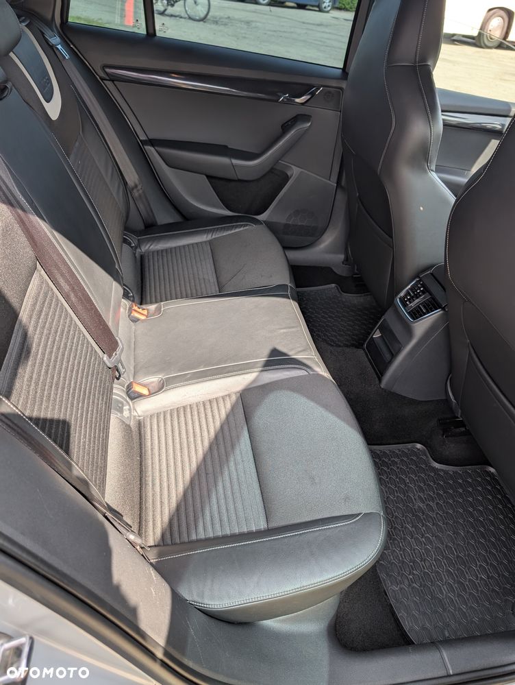 Skoda Octavia 2.0 TDI RS DSG - 18