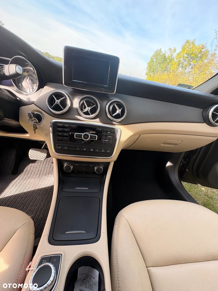 Mercedes-Benz GLA - 5