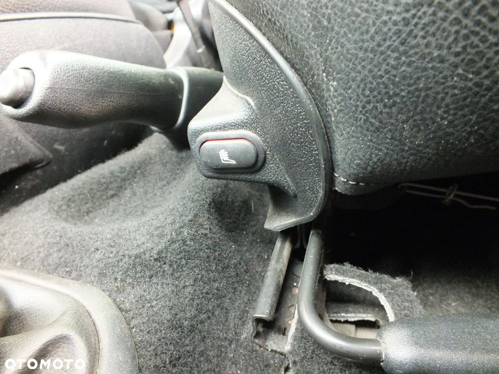 Ford KA 1.6 Sportka - 18