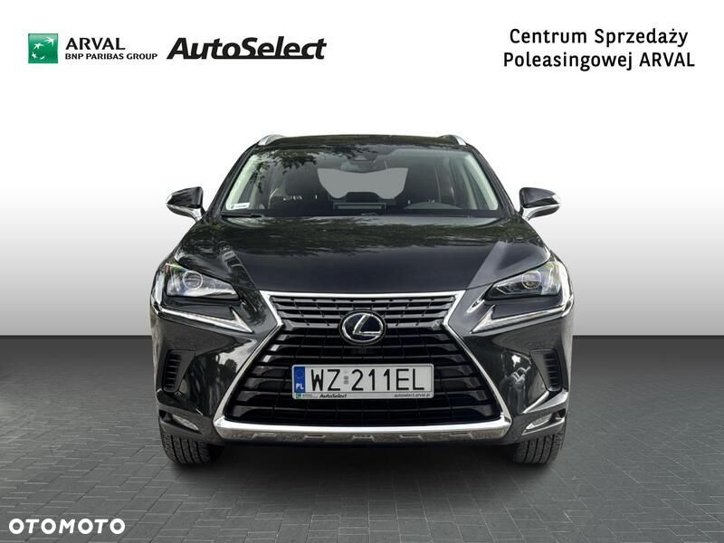 Lexus NX 300h Business Edition AWD - 9