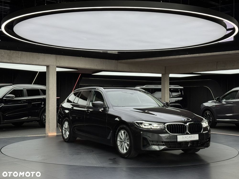 BMW Seria 5 520i mHEV - 8