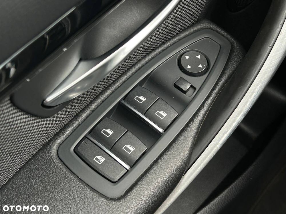 BMW Seria 3 320d xDrive Sport Line Shadow - 19