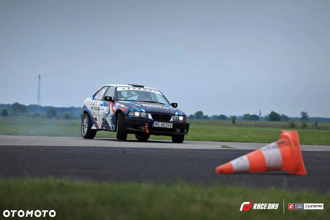 BMW Seria 3 320i - 31
