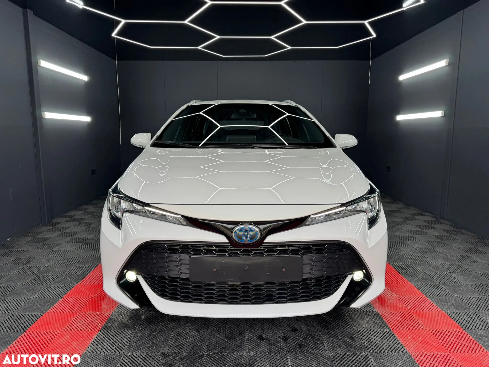 Toyota Corolla 1.8 HSD Business - 2