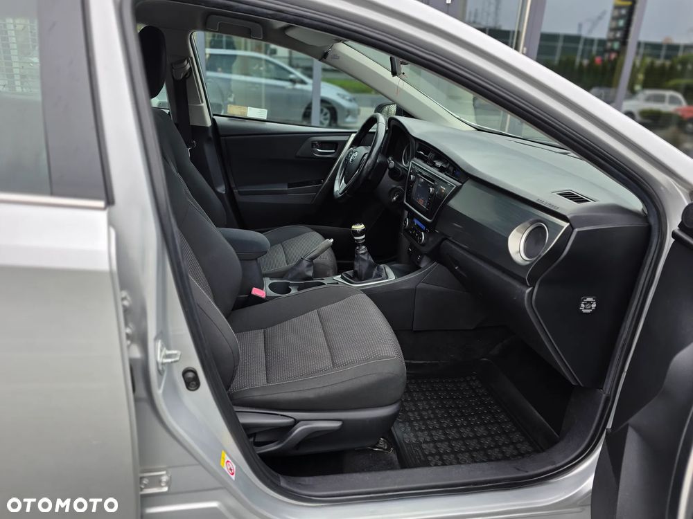 Toyota Auris 2.0 D-4D Prestige - 21