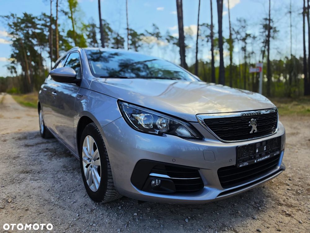Peugeot 308 BlueHDi 130 EAT8 Stop & Start Allure Business-Paket - 8