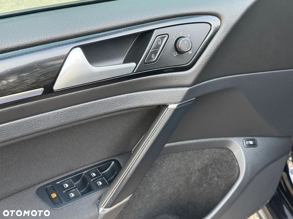 Volkswagen Golf - 20