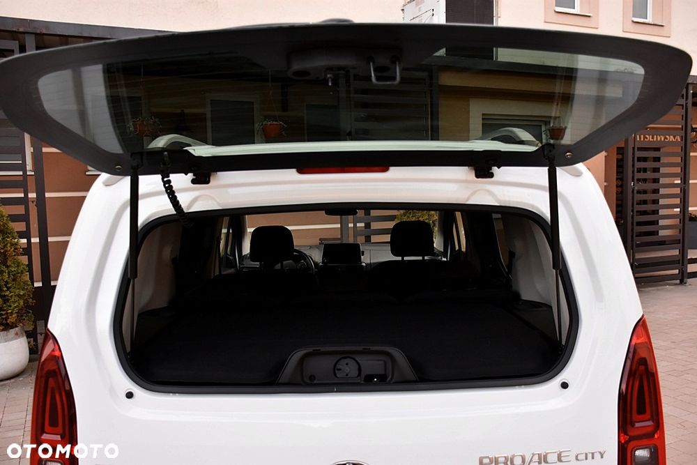 Toyota Proace City Verso 1.2 Turbo L1 Team Deutschland - 27