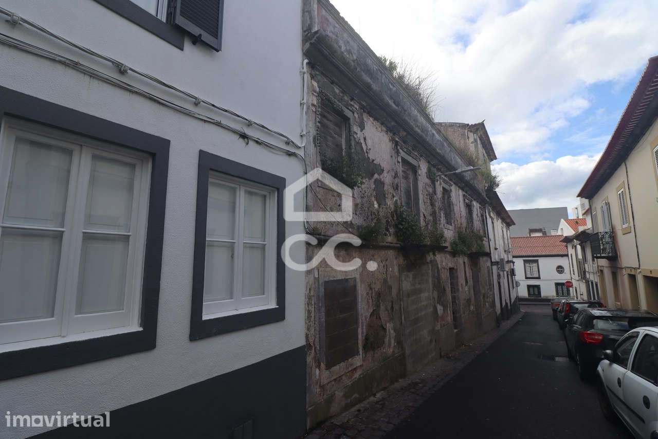 Moradia em Estado de Ruína - São Pedro - Ponta Delgada - Grande imagem: 5/7