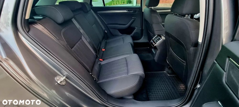 Skoda Superb 2.0 TDI SCR Style DSG - 24