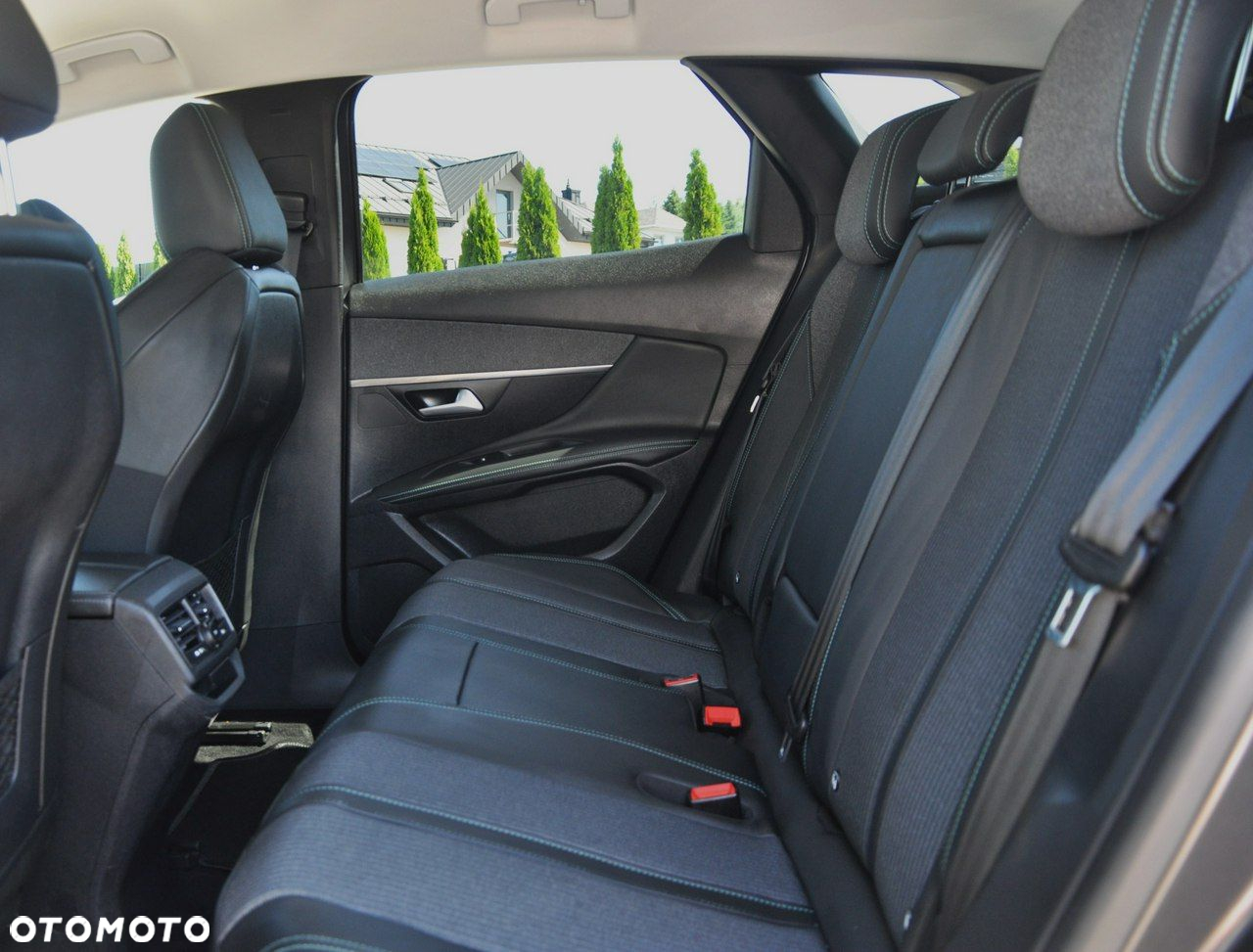 Peugeot 3008 1.6 PureTech Hybrid PHEV Allure Pack S&S EAT8 - 22