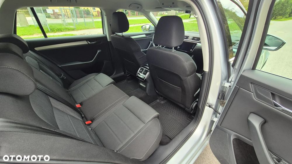 Skoda Superb 2.0 TDI Ambition DSG - 8