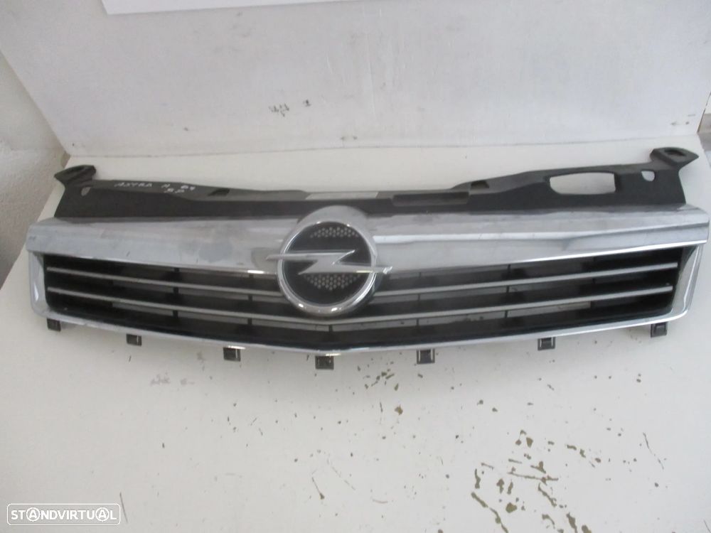 grelha opel Astra H 2009 5 portas - 2