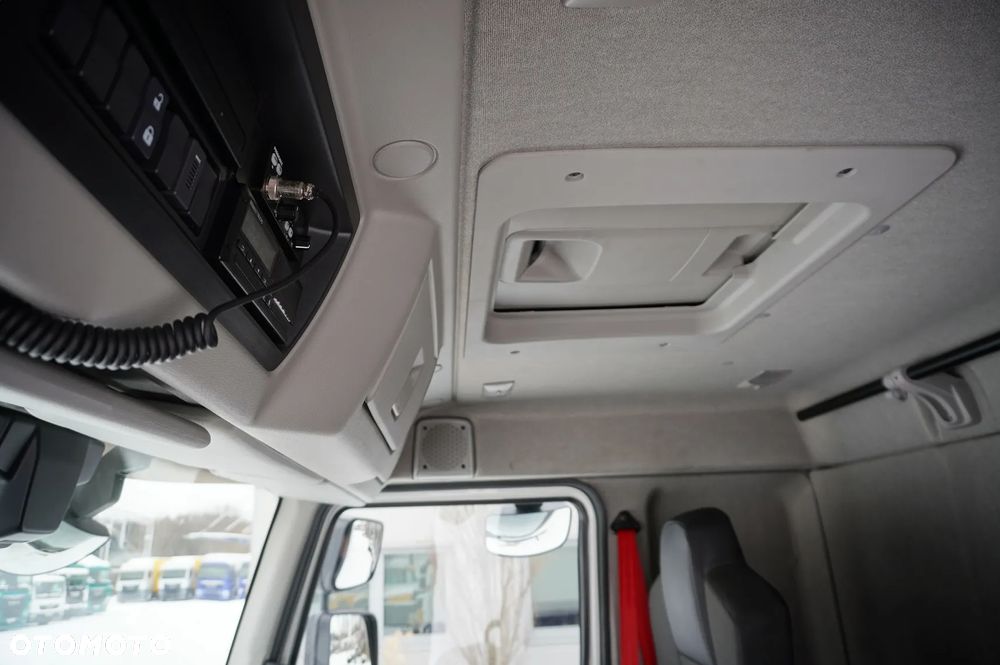 Renault D280 16T / kontener 18 palet / Winda - 22