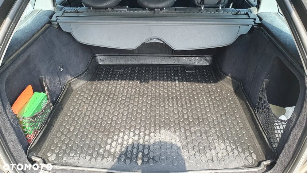 Mercedes-Benz Klasa C 240 4Matic Avantgarde - 10