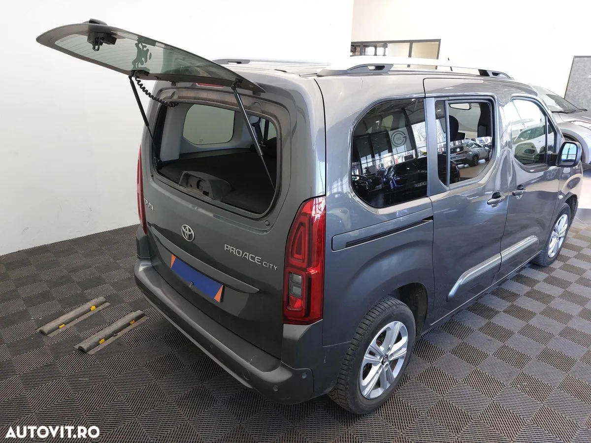 Toyota Proace City Verso 1.5 D-4D 102CP 5MT 4+1 L1H1 Family - 15
