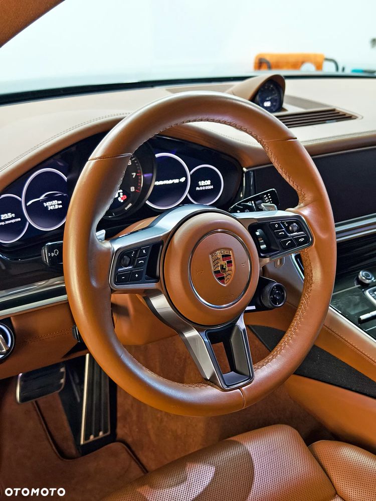 Porsche Panamera 4 E-Hybrid Platinum Edition - 5