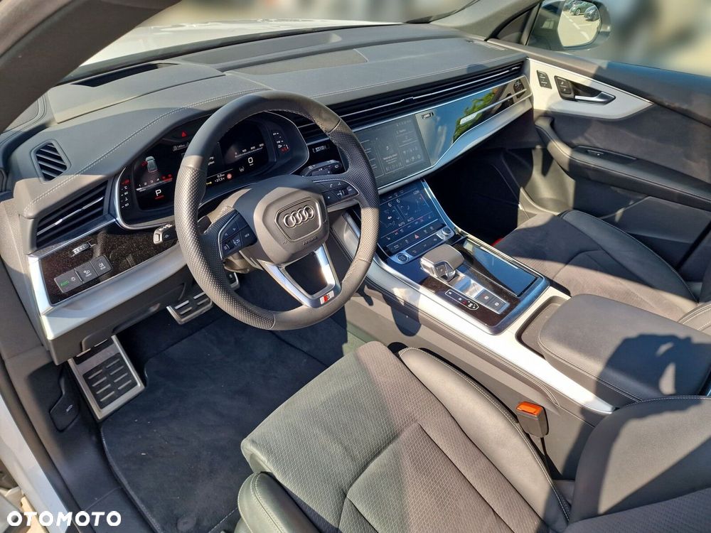 Audi Q8 - 12