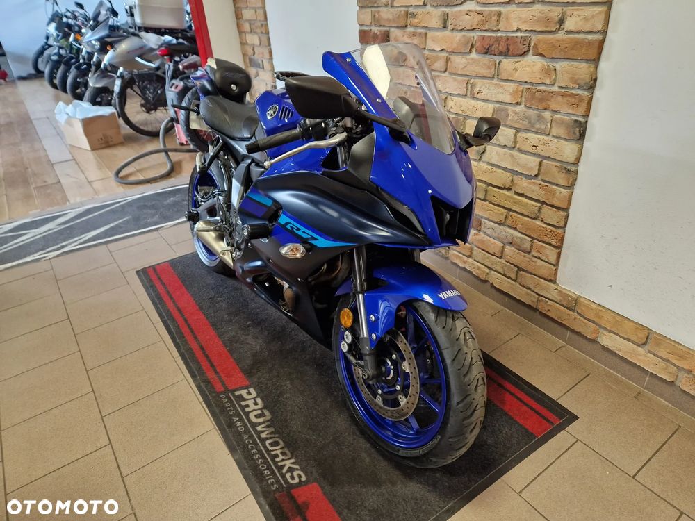 Yamaha R7 - 24